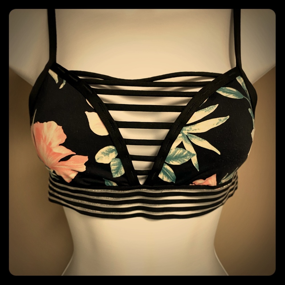Pink Victoria’s Secret bandau cross cross bra XS
